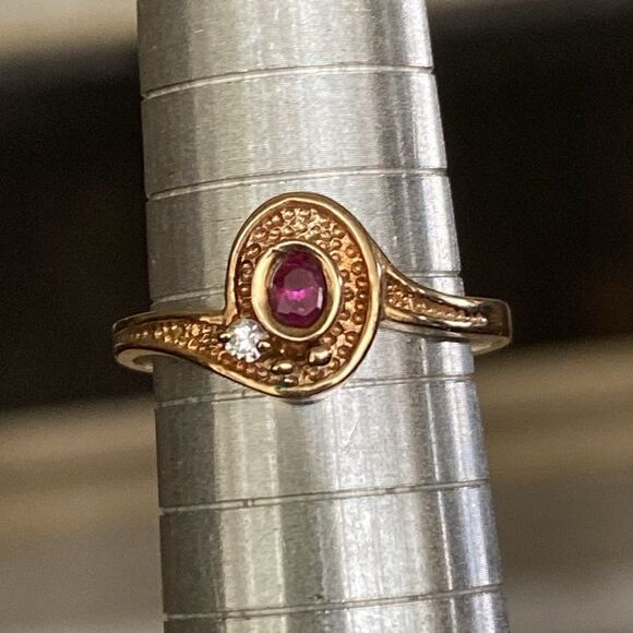 10K Yellow Gold European Made Genuine Ruby & Diamond Ring - Picture 4 of 10